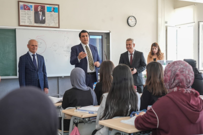 Yılmaz’dan Üniversitelilere Büyük Destek! 200 Milyon TL’lik Eğitim Desteği