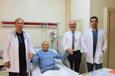 Karın Bölgesindeki 10 Santimetrelik Damar Genişlemesine Başarılı Müdahale