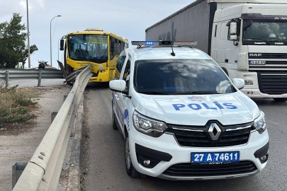 Gaziantep’te Korkutan Kaza! Halk Otobüsü Bariyerlere Çarptı: Çok Sayıda Yaralı