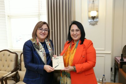SIRAKAYA’DAN FATMA ŞAHİN’E ANLAMLI HEDİYE: “NEFES”
