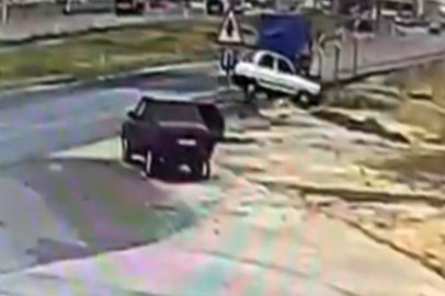 Gaziantep’te Araç Menfeze Uçtu! Kaza Anı Kamerada