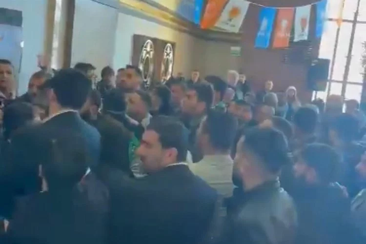 Ak Parti Gaziantep aday tanıtımında kavga kameraya yansıdı