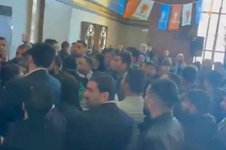 Ak Parti Gaziantep aday tanıtımında kavga kameraya yansıdı