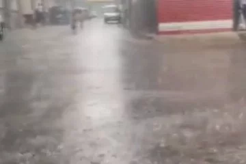 Gaziantep'te kavurucu sıcaklara kısa süreli yağmur molası