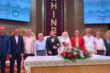 Siyaset ve iş dünyasının önemli simaları PTT Müdürü Mustafa Mayda’nın oğlunun nikah töreninde bir araya geldi